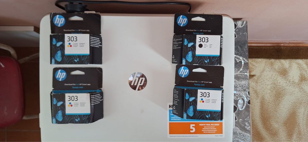 Imprimanta HP cu cartuse, si cu scaner