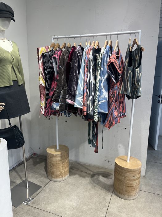 Торговое оборудование и мебель