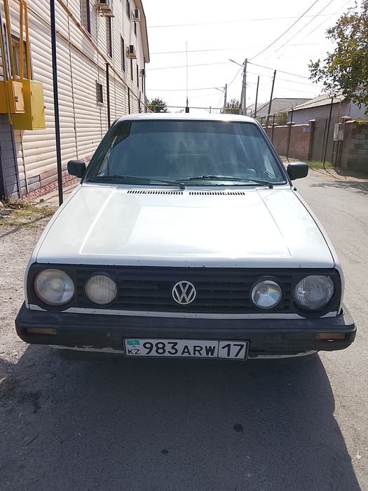Автомобиль Гольф