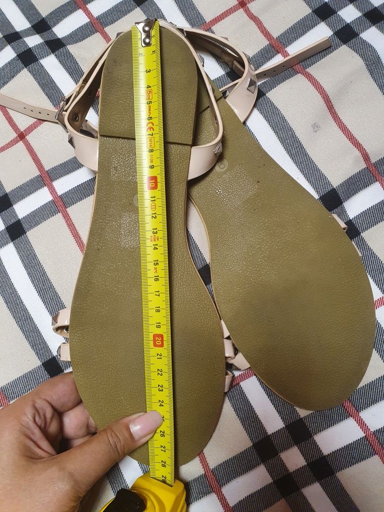 Sandalute marca Asos, extrem de comode