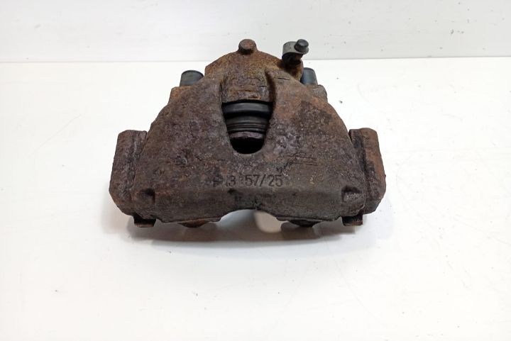 Etrier dreapta fata cu suport Opel Zafira B seria