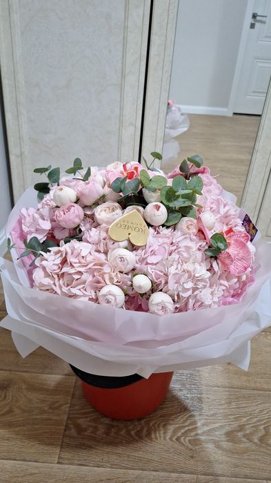 Большой пышный Букет с орхидеями