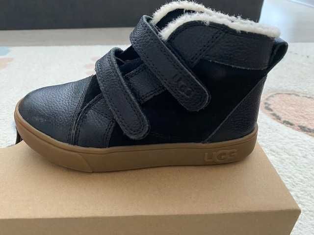 Детски боти UGG.