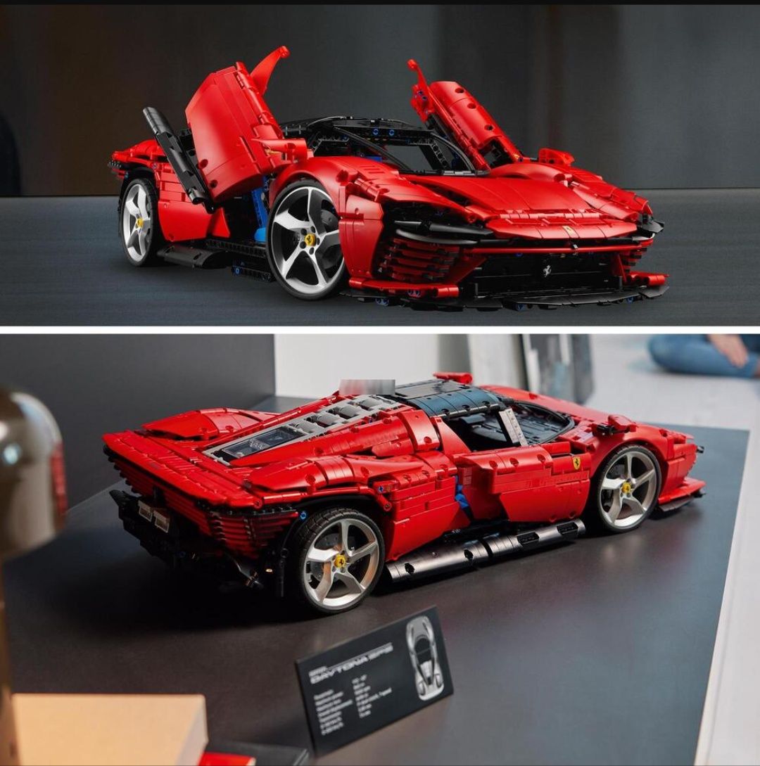 LEGO® Technic - Ferrari Daytona SP3, 3778 части. Нови и запечатани !