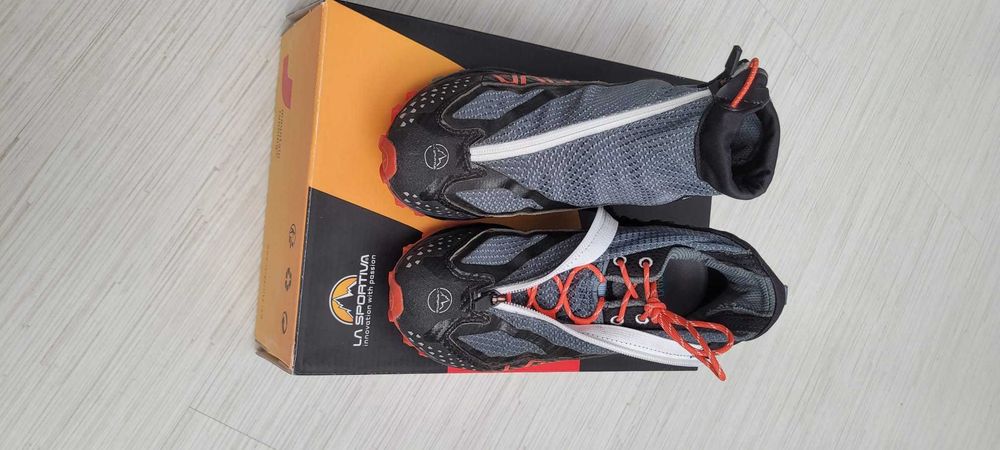 Bocanci La Sportiva dama nr. 39 – purtați o singură dată, ca noi!