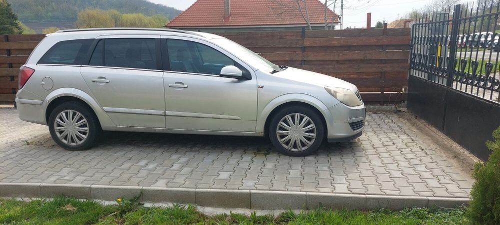 Vând opel astra 2005