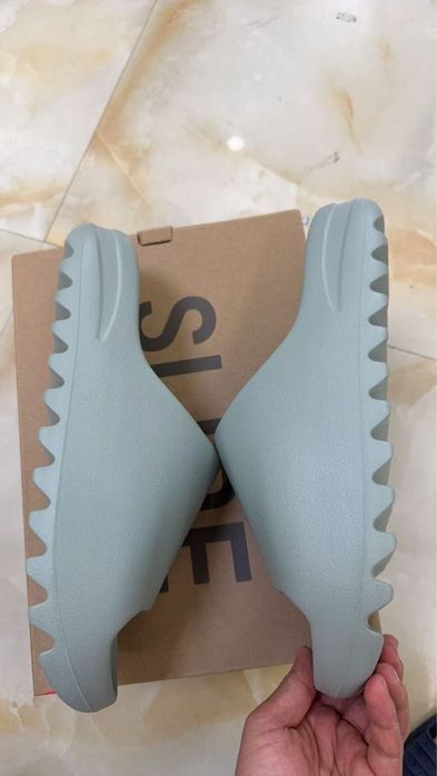 Yeezy slides orice model