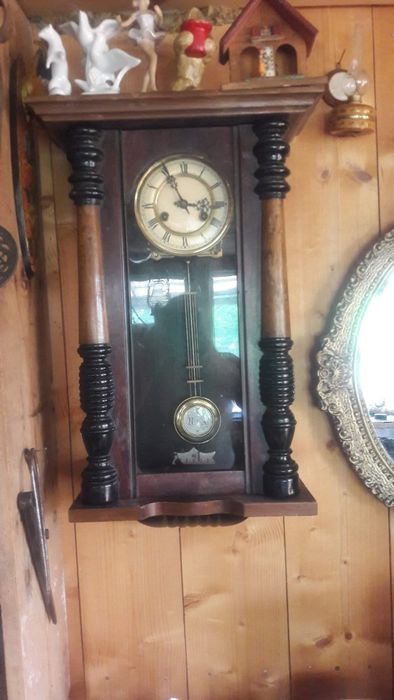 Pendul de perete cu bătaie