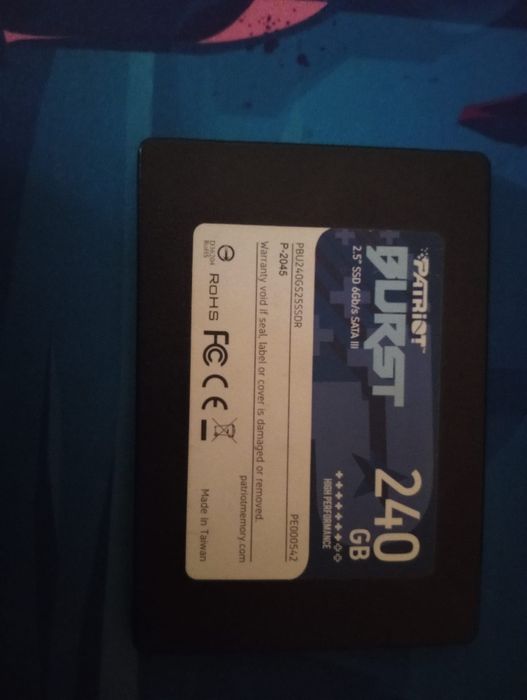 Vand SSD uri Sata 512 gb/240 gb