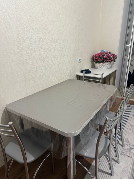 Продам стол со стульями