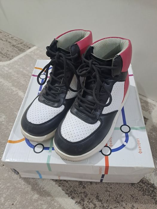 Продам ортопедические обувь 34 размер  осенний весенний