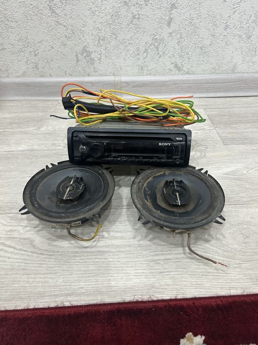 Продам магнитолу sony
