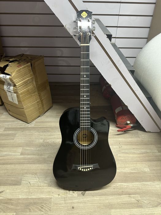 Акустическая гитара 38 размера