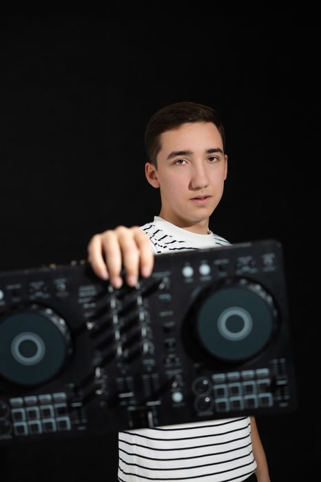 Dj на меропрития (свадьбы, день рождения, корпоративы и тд )