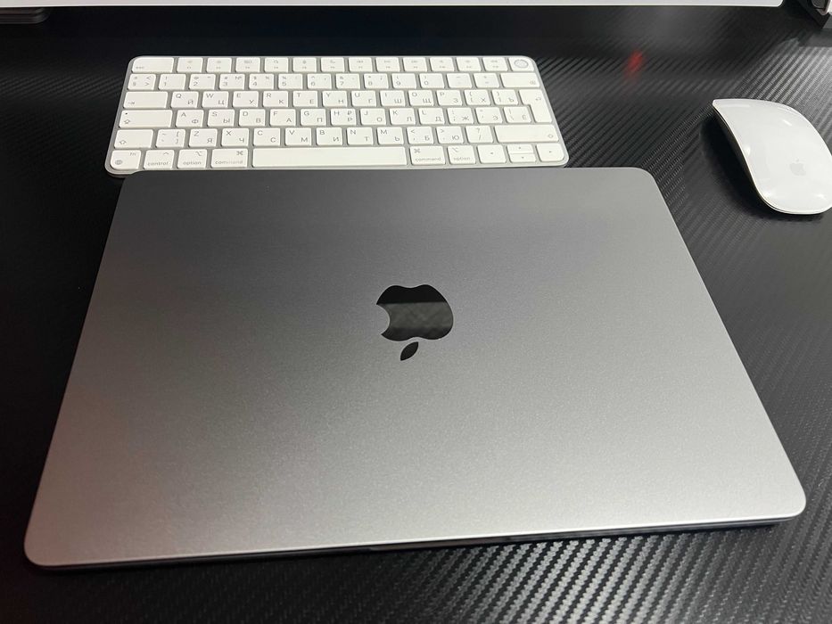 Apple MacBook Air M2 (8/256 Gb)