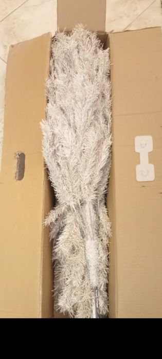 Brad alb artificial de Crăciun