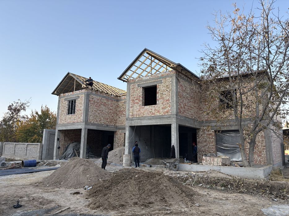 Уй сотилади. 95000$