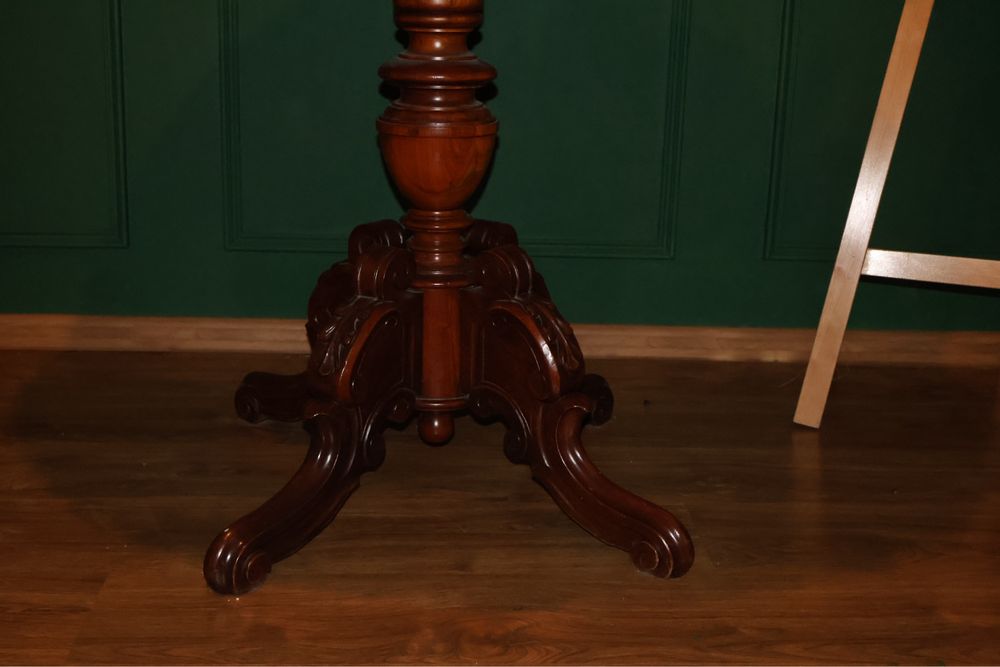 Masă vintage din lemn masiv