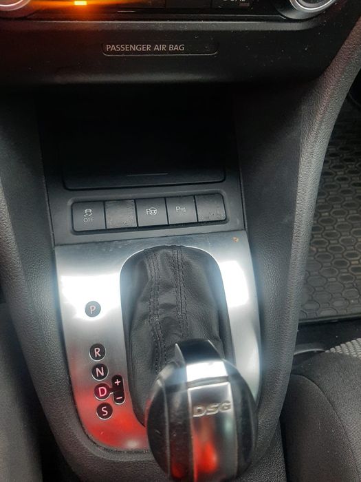 Golf 6 Automat  1.6 tdi  distribuție  nouă  anvelope  noi  vară  iarnă