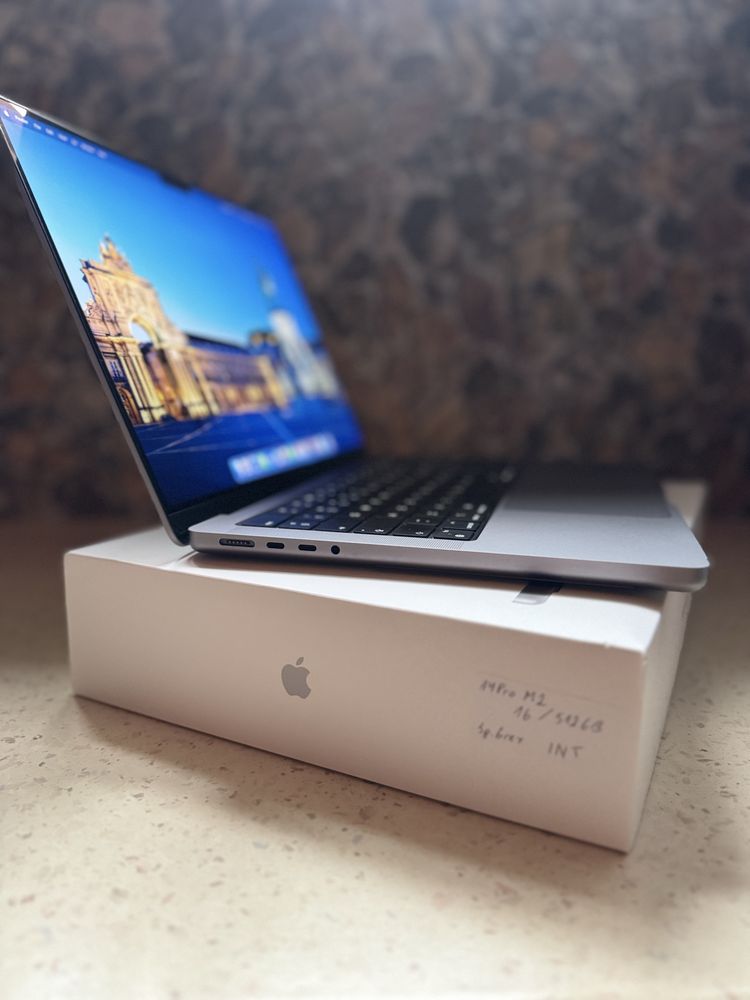 MacBook Pro M2 14“