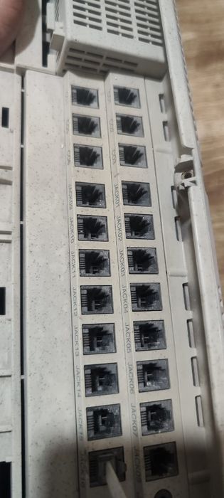 Мини АТС Panasonic  на 6 городских и 16 внутренних номеров.