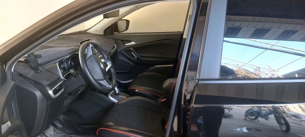 ТRECER  LTZ сотилади 2023 йил 20 000  пробег автосалондан олинган