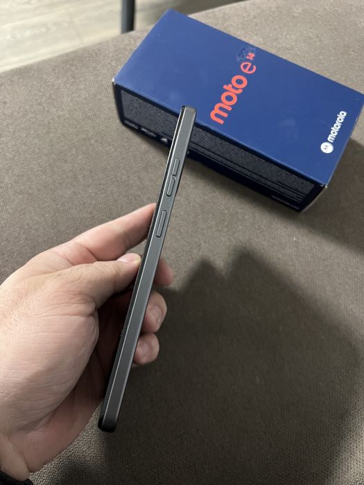 Moto E14 ca nou folosit foarte putin