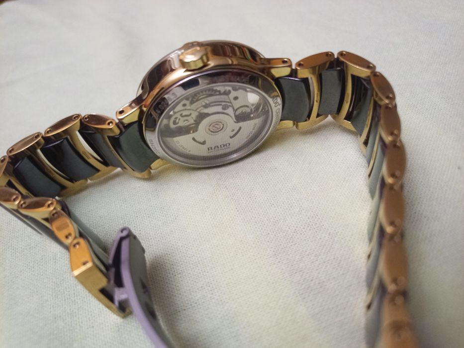 Дамски часовник Rado Automatic 18k yellow gold с 12 диаманта