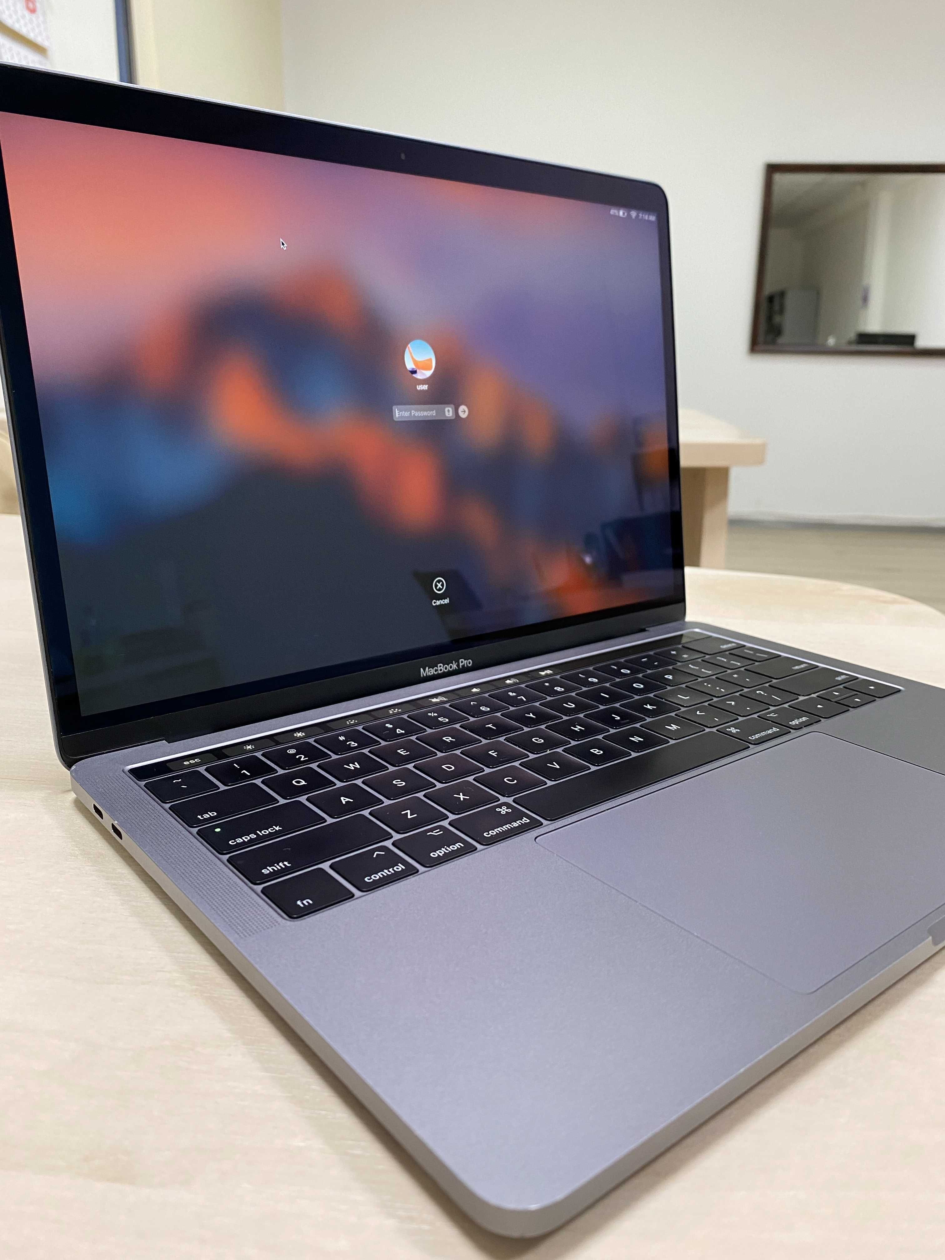 Продам MacBook Pro в хорошем состоянии