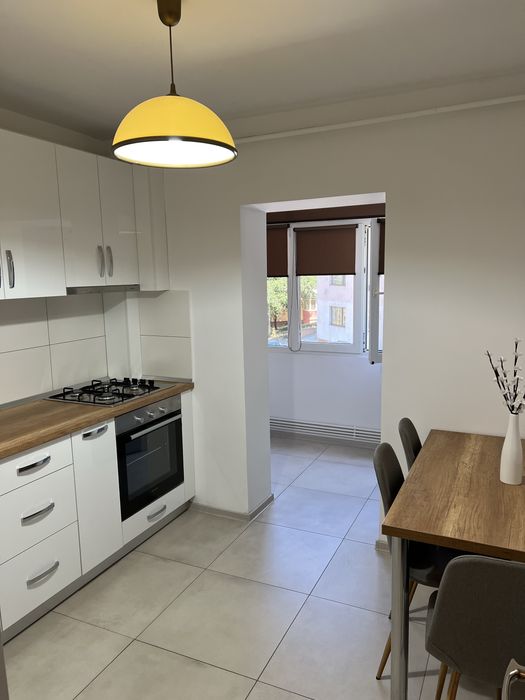 Inchiriez apartament