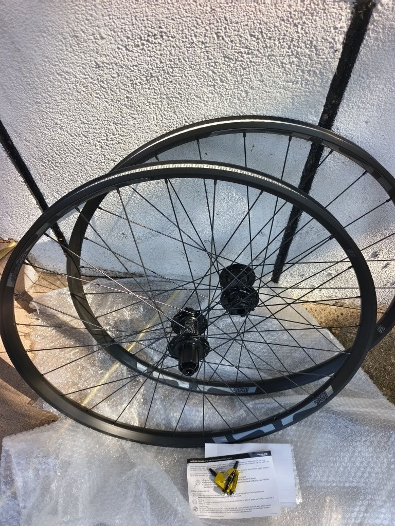 Капли E-THIRTEEN LG1 29’ Disc 15x110/12x148mm 30мм Shimano Hub