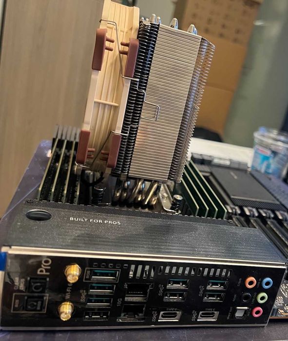 Workstation AMD Threadripper PRO 5955WX 256 GB RAM