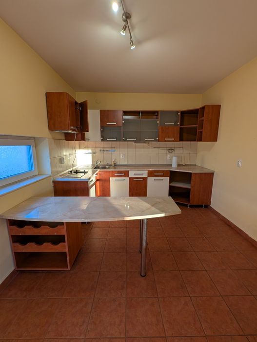 Mobila bucătărie, hota și plita mica