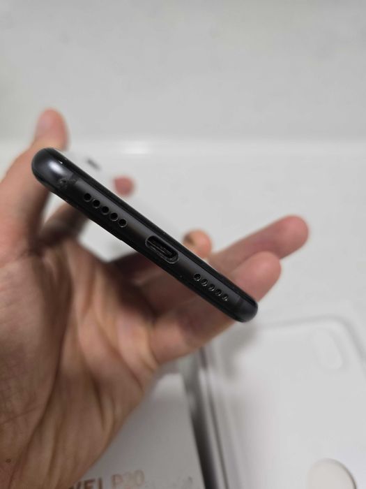 Huawei P20 • 128GB • 4GB RAM • Черен • Отлично състояние + кутия