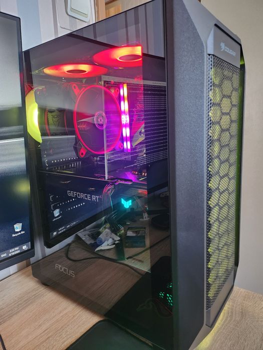 Геймърски Компютър с Монитор