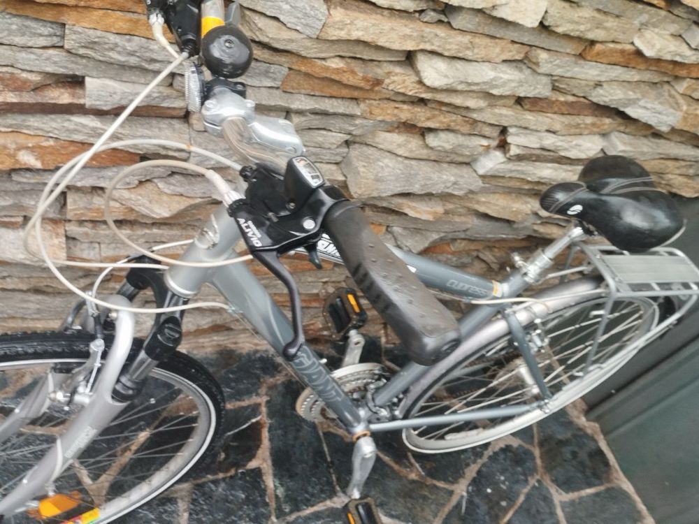 28 цола градски велосипед Giant cupress ex