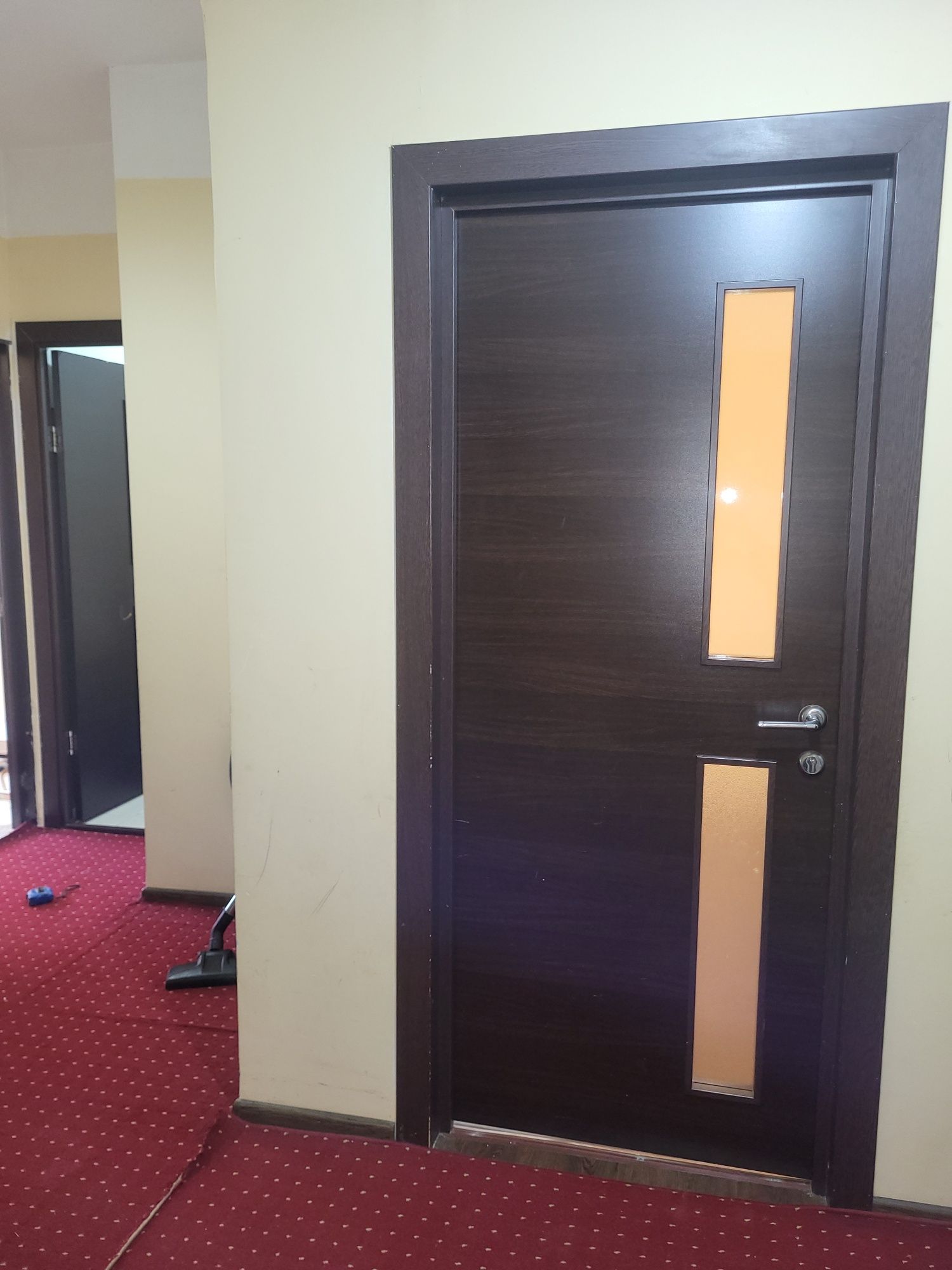 MDF Eshiklar sotiladi B/U, 300 ming. (МДФ эшик Б/У)