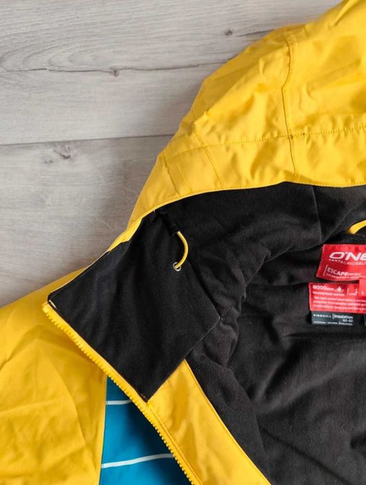 Geaca de ski/snowboard O'Neill – impermeabila si calduroasa, marimea L