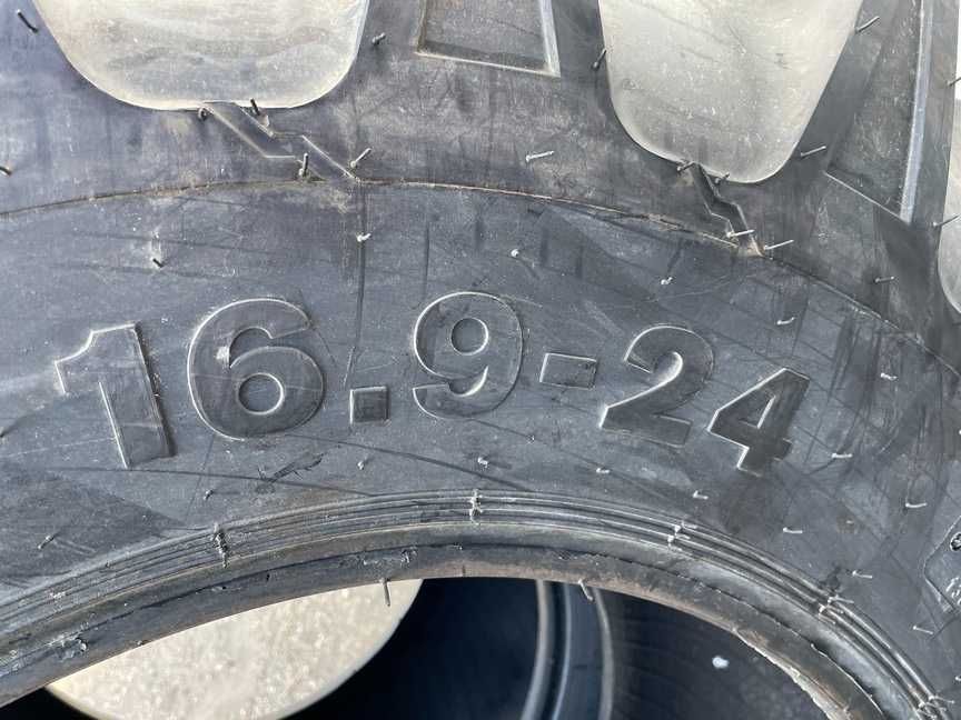 Cauciucuri noi marca OZKA 16.9-24 cu 10 pliuri pentru tractor fata