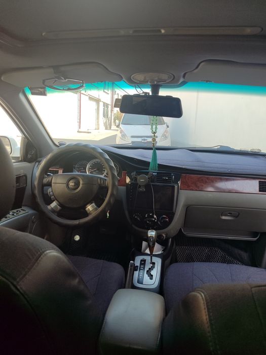 Лассети 1.8 сотилади