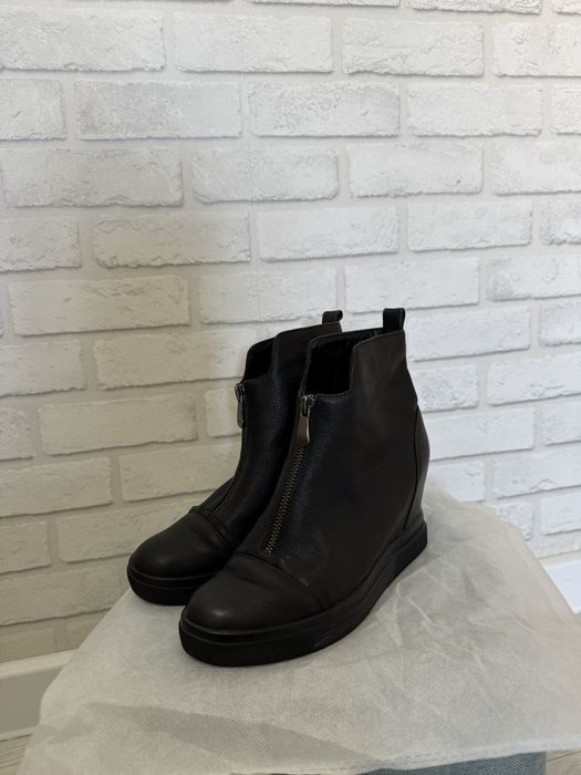 Ботинки демисезонные 37 размер натуралтная кожа