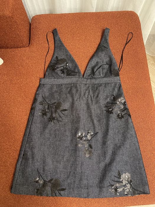 Платья разные,  все новые.