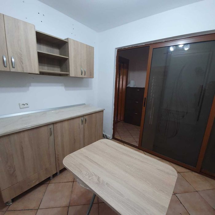 De inchiriat 3 Camere Craiova Ramada - decomandat electrocasnice noi