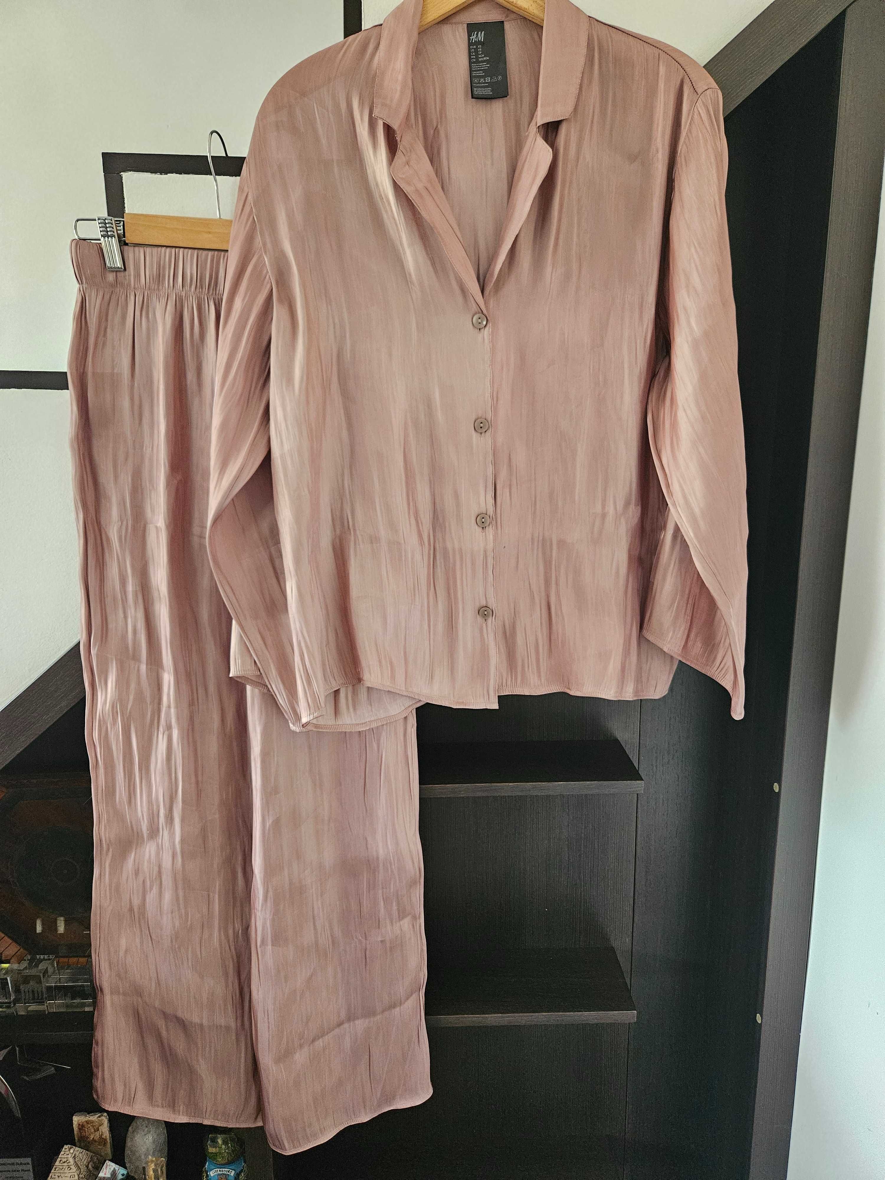 Пижамен сет H&M, сатениран. Размер ХС.