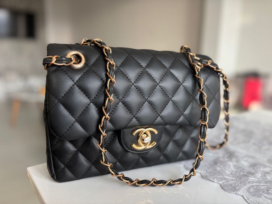 Дамска черна чанта Chanel
