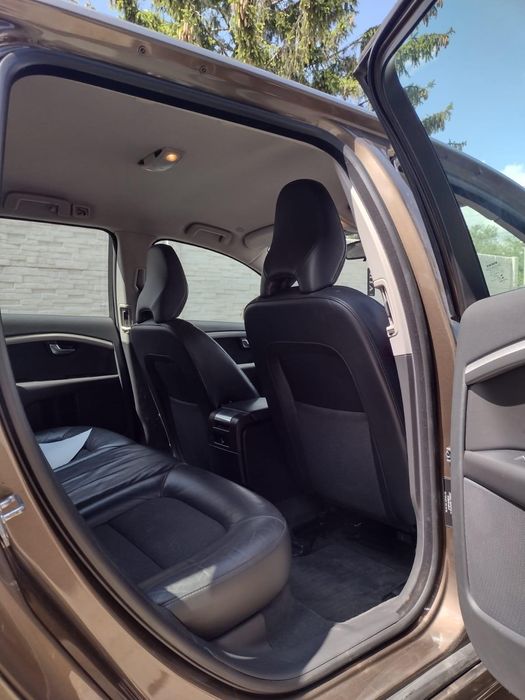 Volvo v70, diesel 1,6 , an 2014