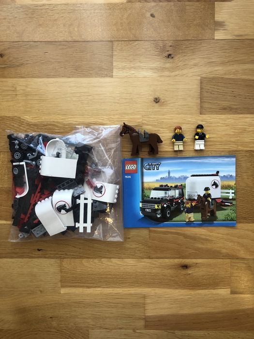 Lego Hard to Find 7635 Masina cu trailer pentru cai
