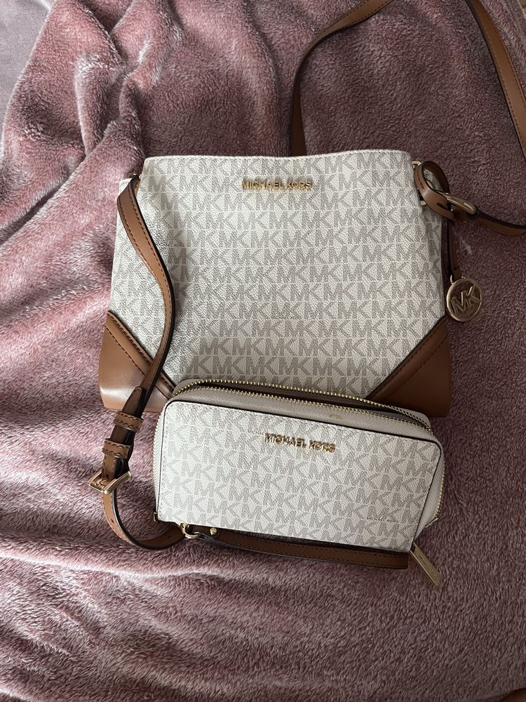 Дамска чанта и портмоне Michael Kors