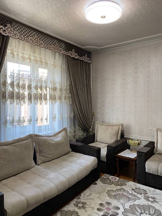 Продаётся квартира Юнусобод Шахристанская 4 ком рядом метро карзинка
