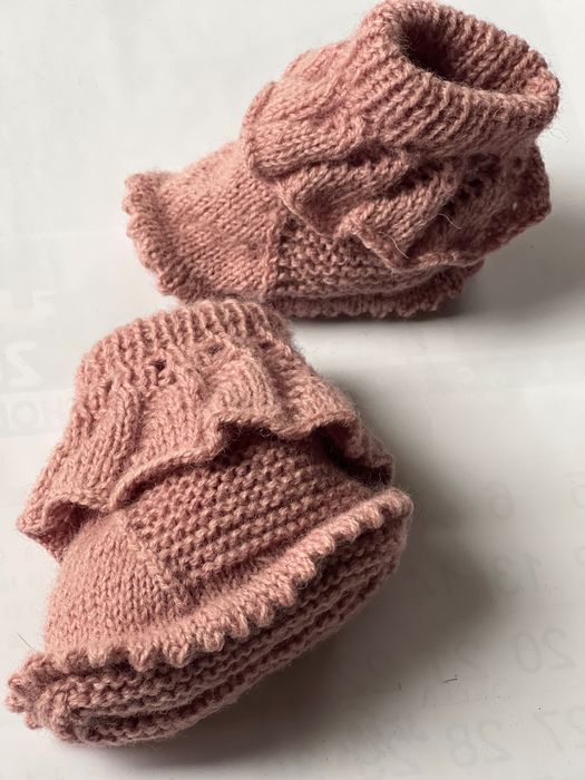 Плетени на ръка терлички/шушони за бебета